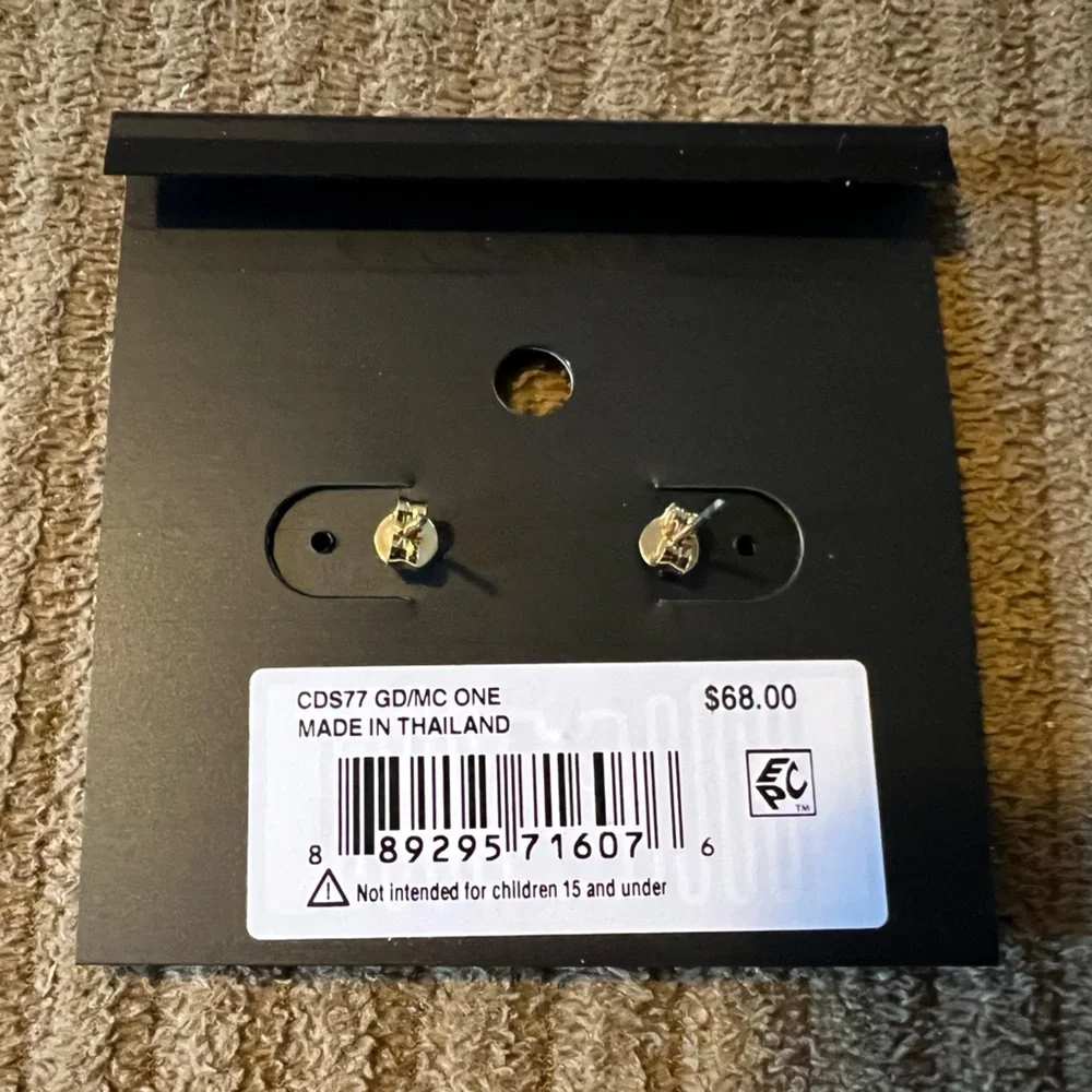 Coach Heart
With Stones Stud Earrings NWT w/packaging - Picture 2 of 4